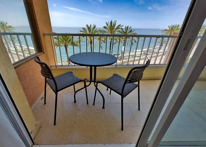 Apartman Diana 206. Completely Renovated On The Beachfront.